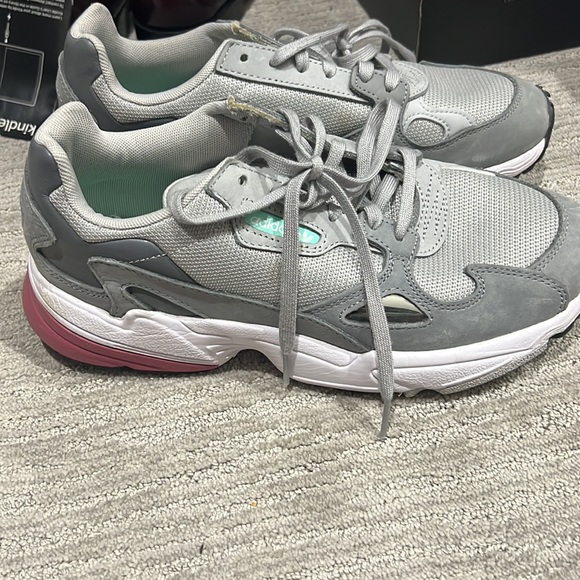 Womens Adidas - Picture 2 of 4